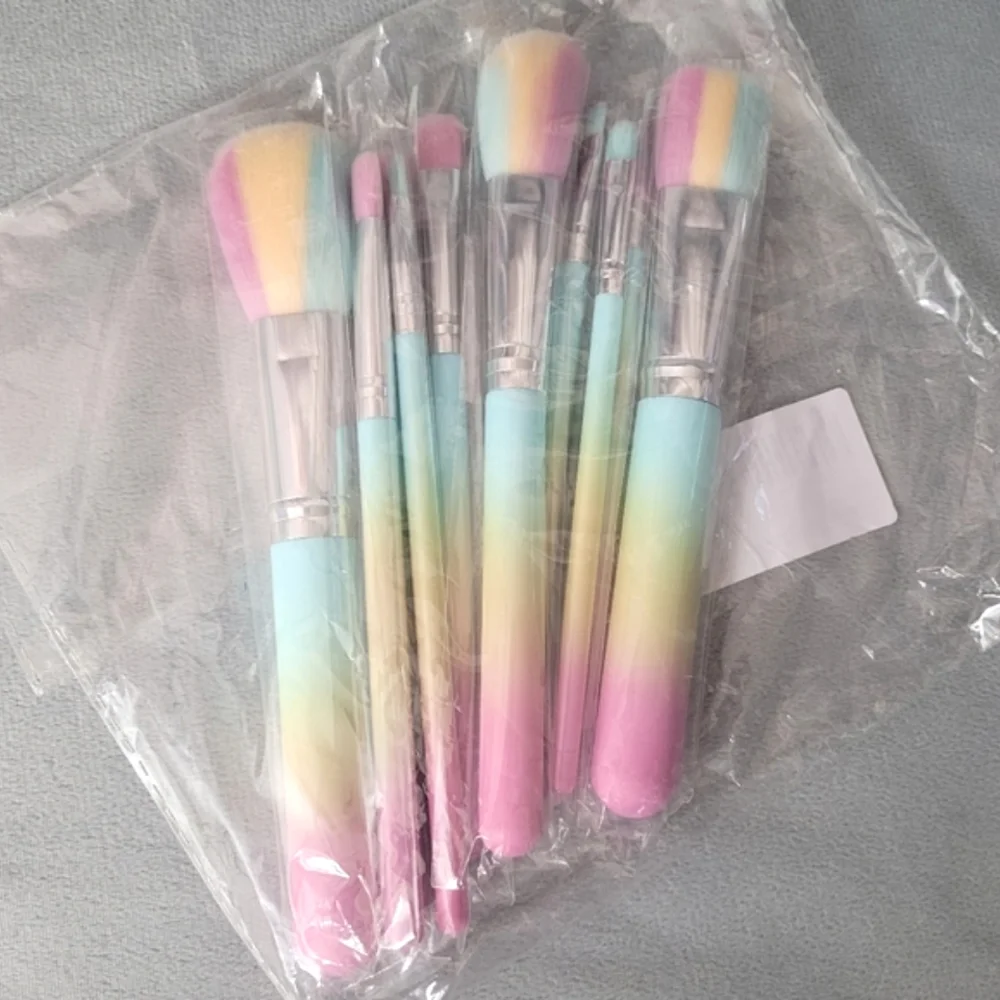 10pc. Ombre Makeup Brush Set- New.